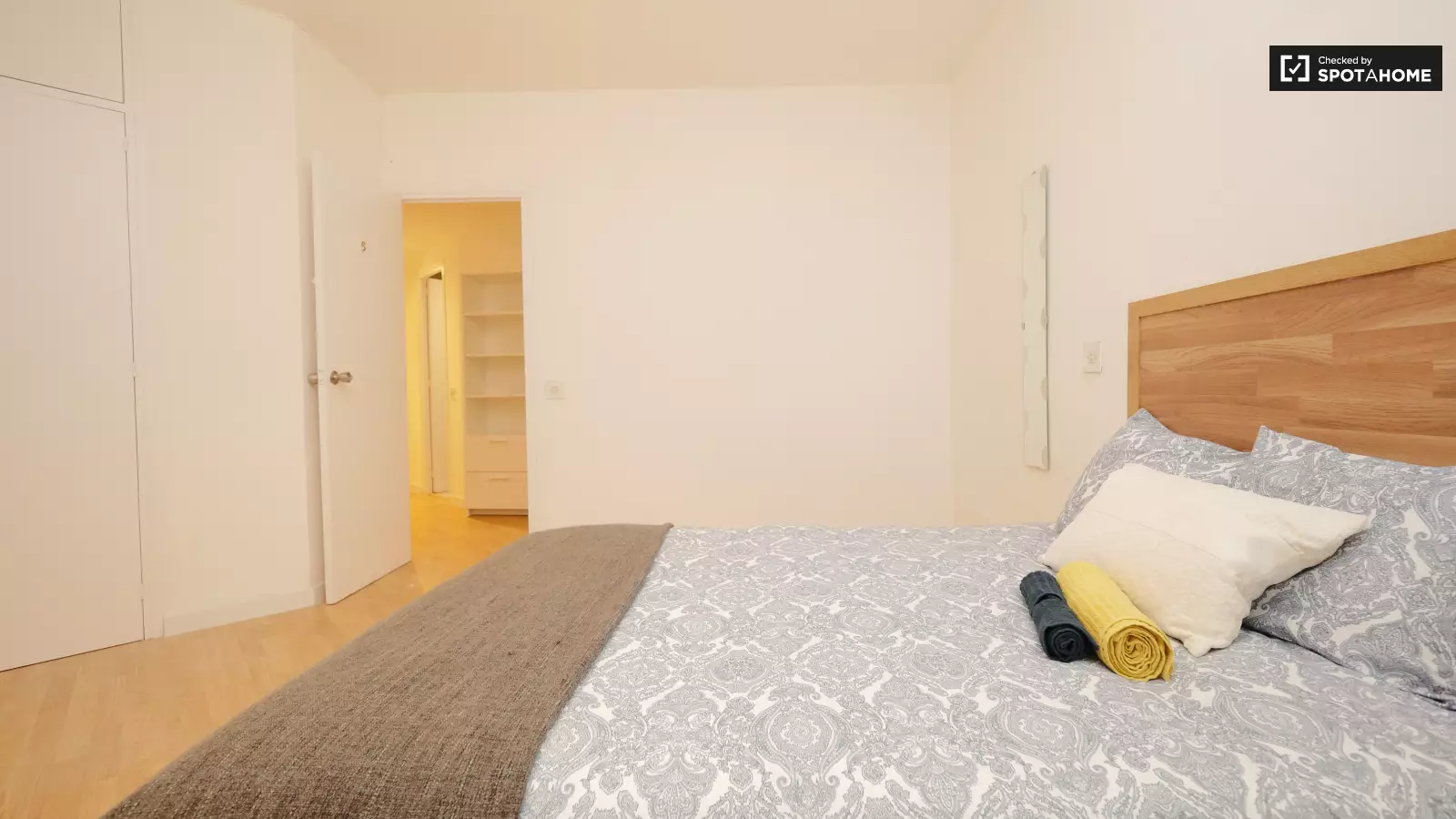 Furnished room in a 5-person shared flat in Sant Martí · 4