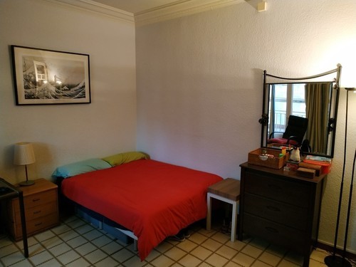 Room in a 3-person shared flat in Sants-Montjuïc · 2