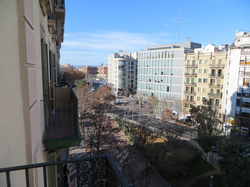 Room in a 3-person shared flat in Sants-Montjuïc · 4