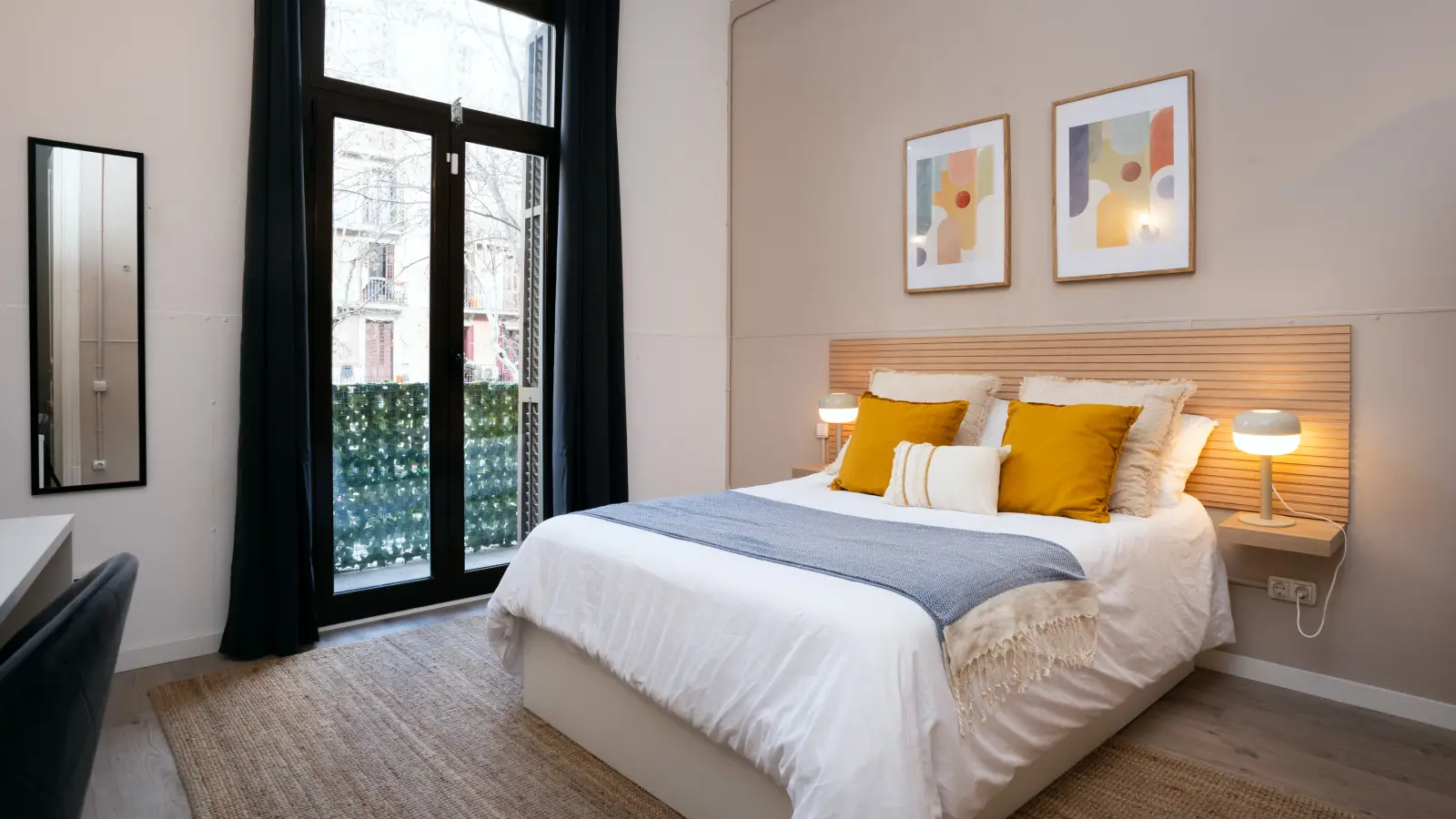 Habitación amueblada en piso compartido de 7 personas en Eixample · 4