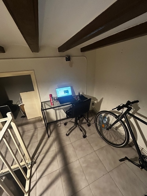 Room in a 3-person shared flat in Ciutat Vella · 2