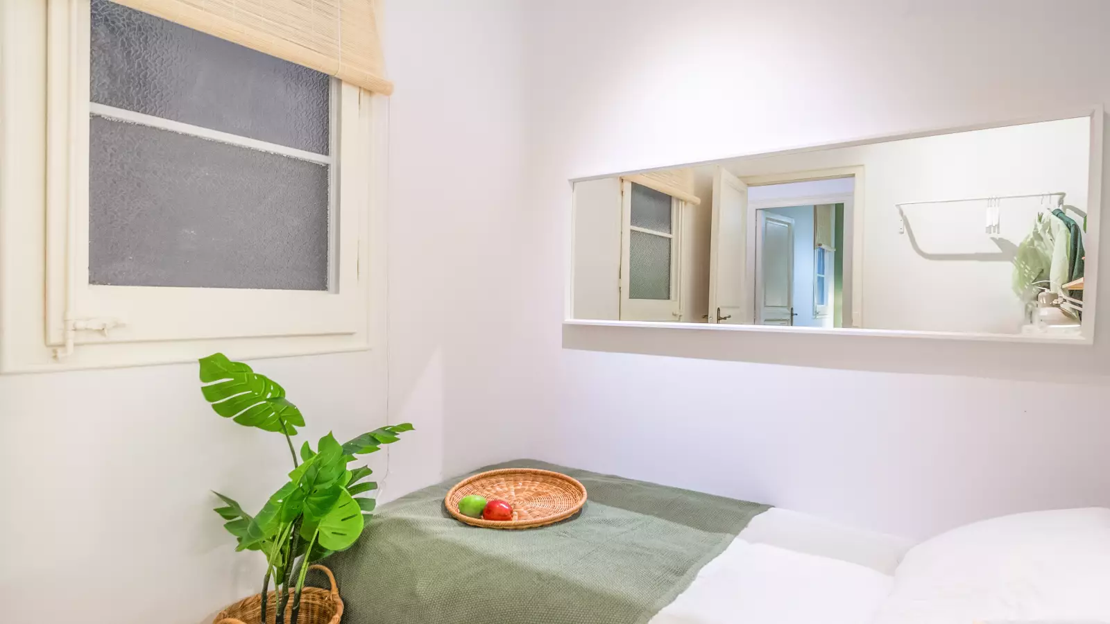 Habitación amueblada en piso compartido de 4 personas en Eixample · 3