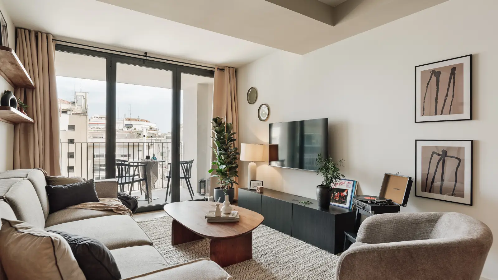 Furnished 3-bedroom flat in Eixample, 95 m² · 2