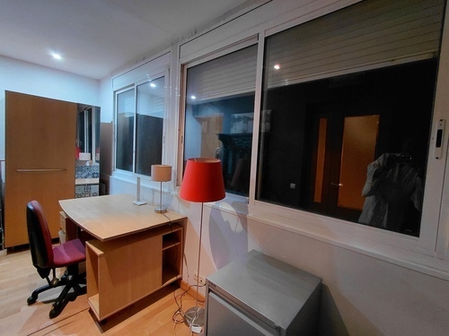 Room in a 2-person shared flat in Eixample · 2