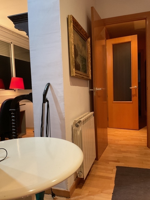 Room in a 2-person shared flat in Eixample · 3