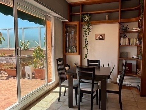 Room in a 3-person shared flat in Eixample · 3