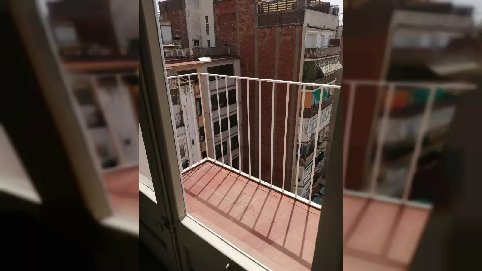 Habitación amueblada en piso compartido de 9 personas en Eixample · 3