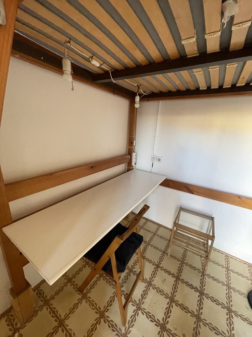Habitación en piso compartido de 4 personas en Eixample · 2