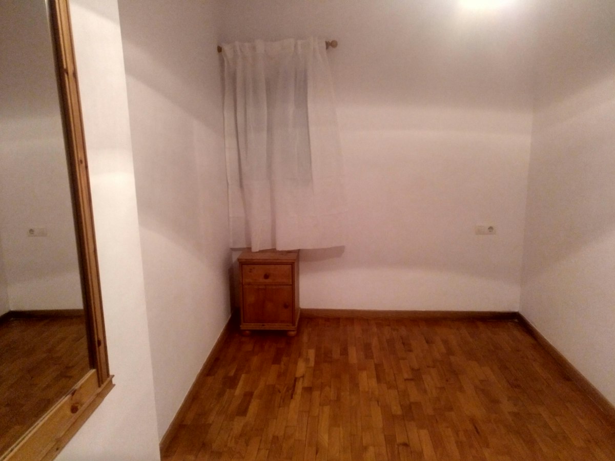 Habitación amueblada en piso compartido de 2 personas en Sants-Montjuïc · 2