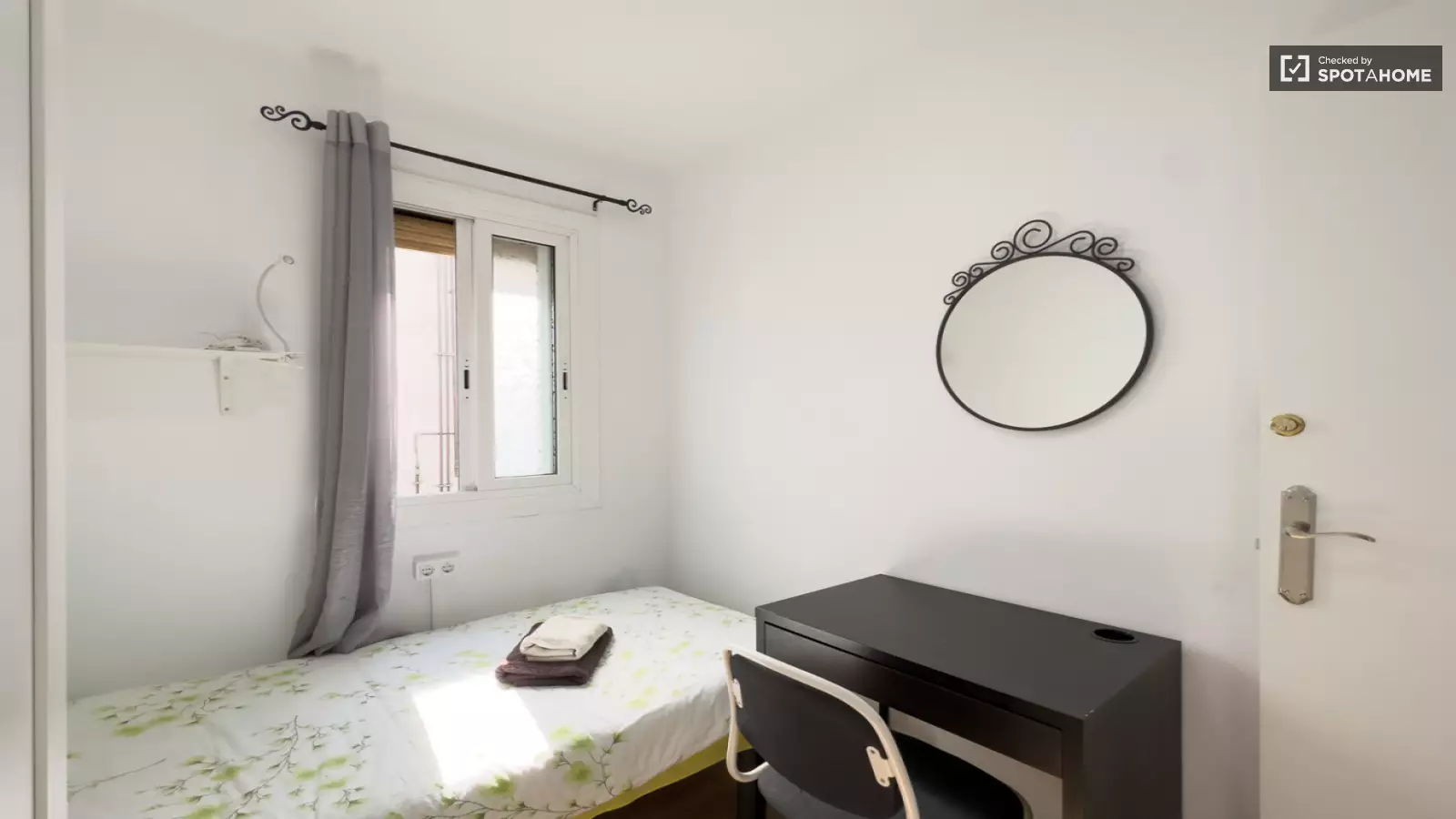 Furnished room in a shared flat in L'Hospitalet · 2