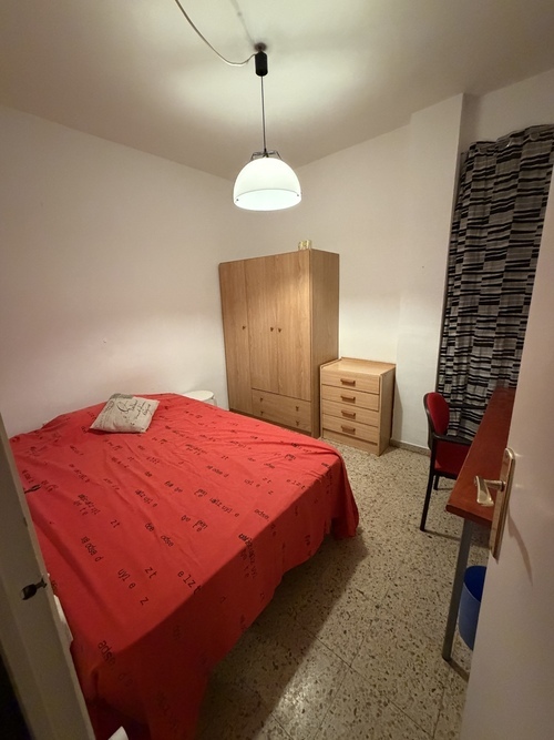 Room in a 4-person shared flat in Sant Martí · 3