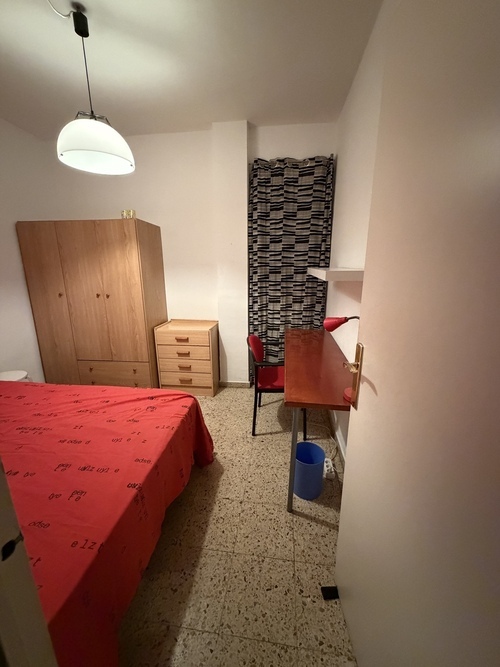 Room in a 4-person shared flat in Sant Martí · 4