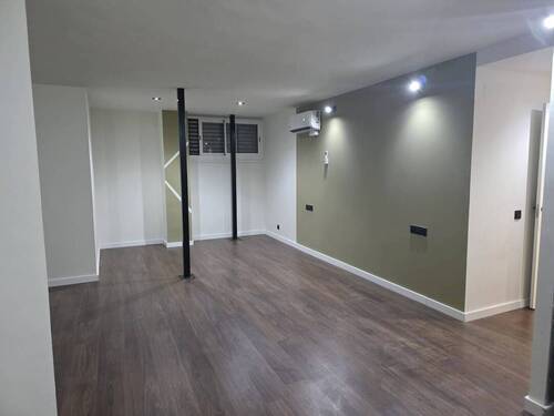 Room in a 9-person shared flat in Sants-Montjuïc · 4