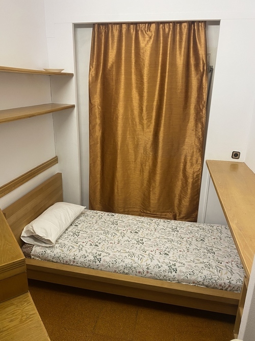 Room in a 4-person shared flat in Sarrià–Sant Gervasi · 2