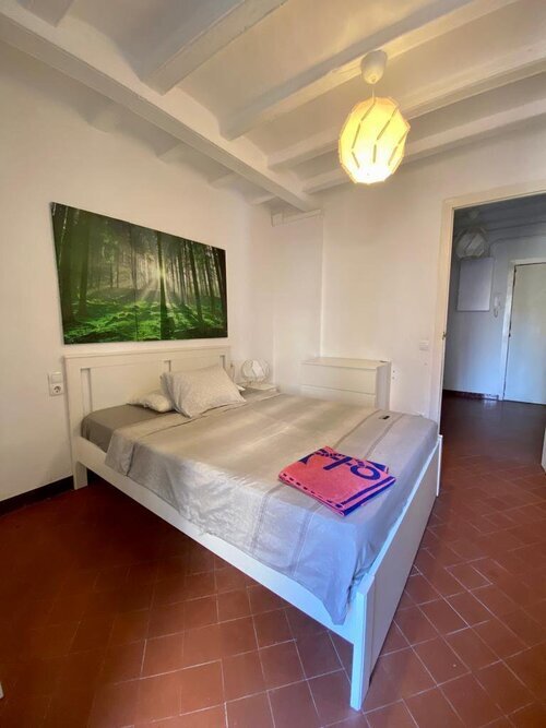 Room in a 5-person shared flat in Ciutat Vella · 2