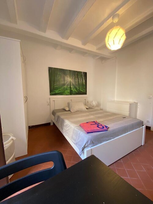 Room in a 5-person shared flat in Ciutat Vella · 3