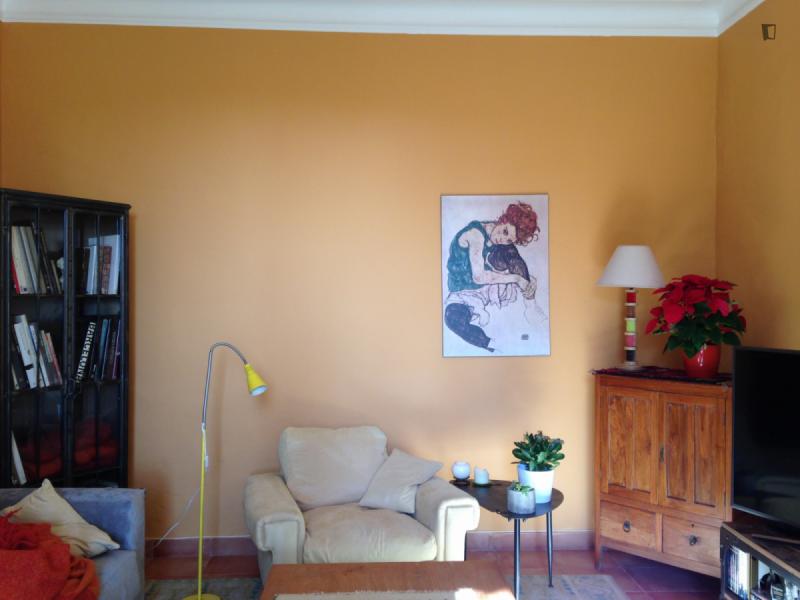 Habitación amueblada en piso compartido de 4 personas en Sarrià–Sant Gervasi · 4