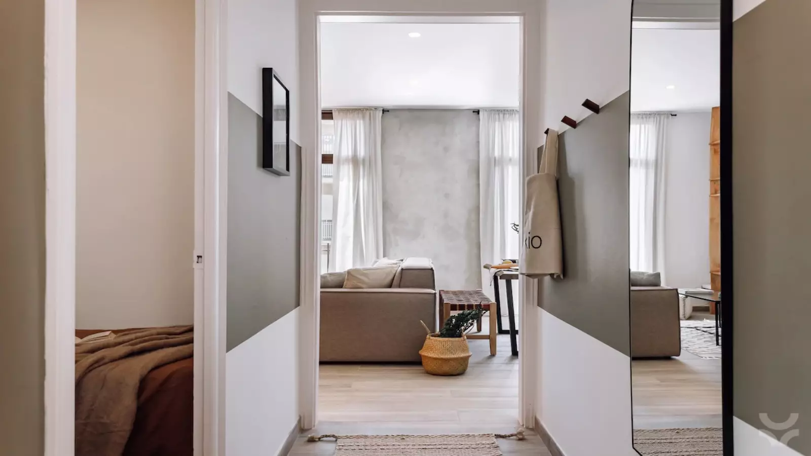 Furnished 2-bedroom flat in Eixample, 63 m² · 2