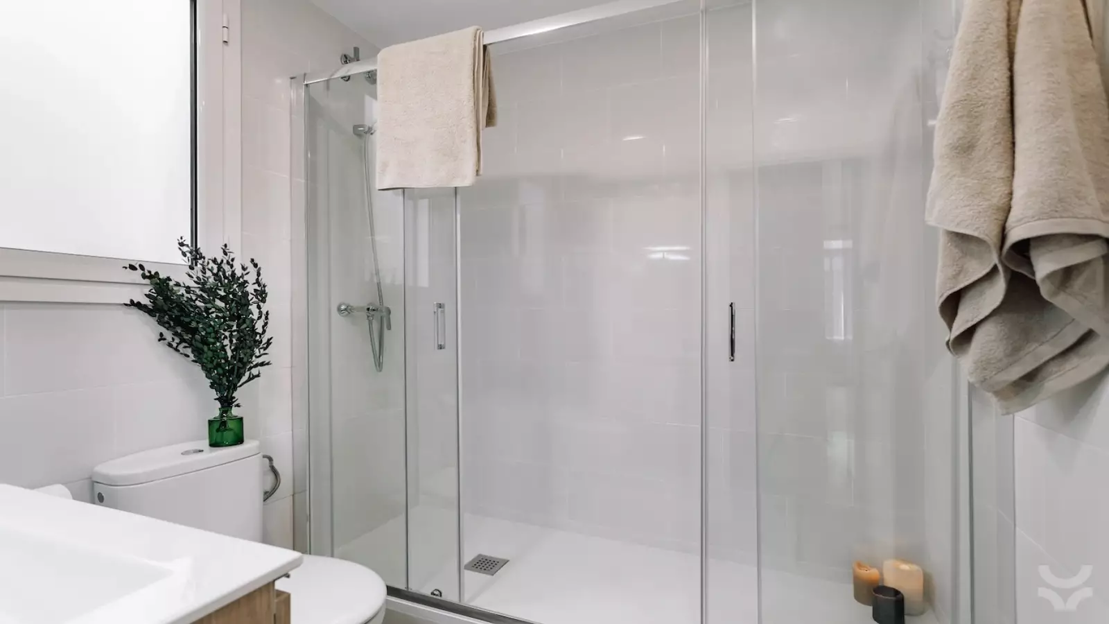Furnished 2-bedroom flat in Eixample, 63 m² · 3