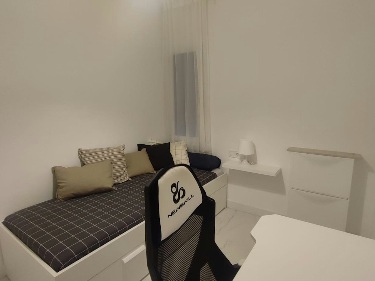 Furnished room in a 4-person shared flat in Sant Martí · 2