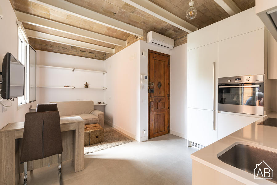 Furnished 2-bedroom flat in Ciutat Vella, 33 m² · 2