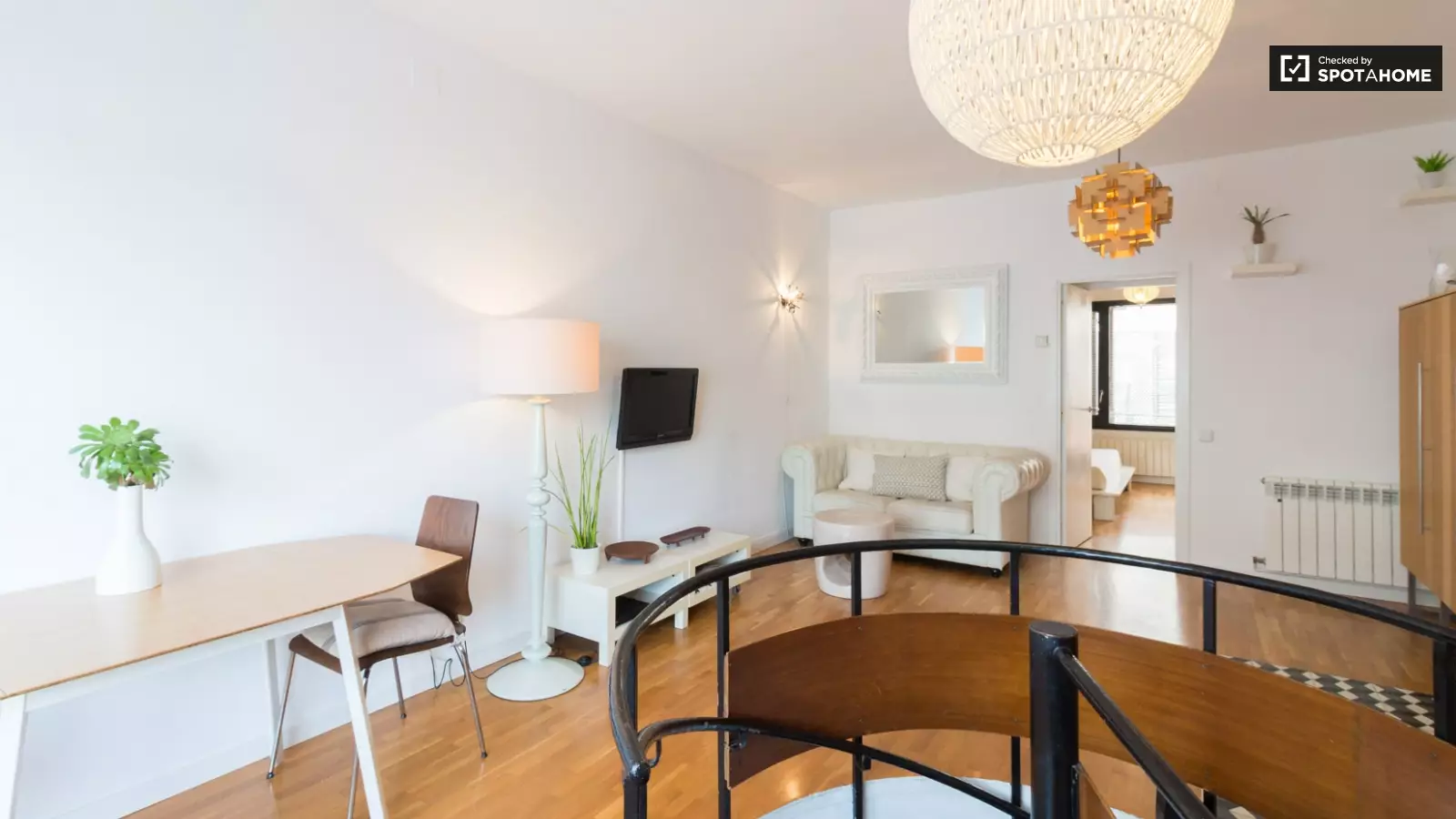 Furnished 1-bedroom flat in Sarrià–Sant Gervasi, 65 m² · 4