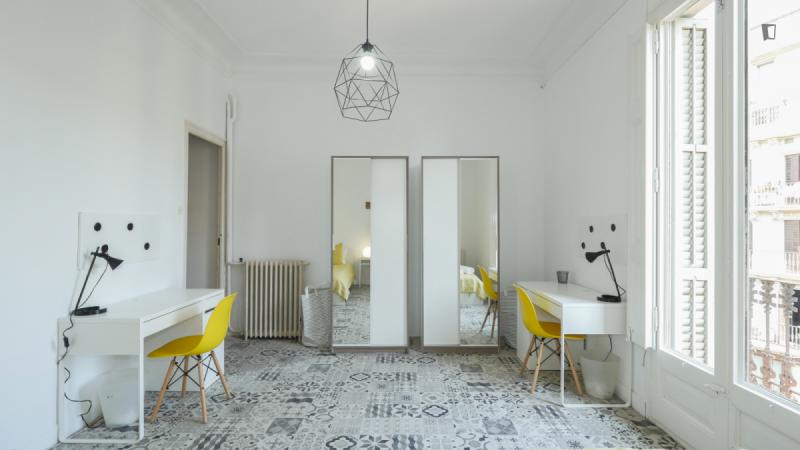 Furnished 9-bedroom flat in Gràcia · 3