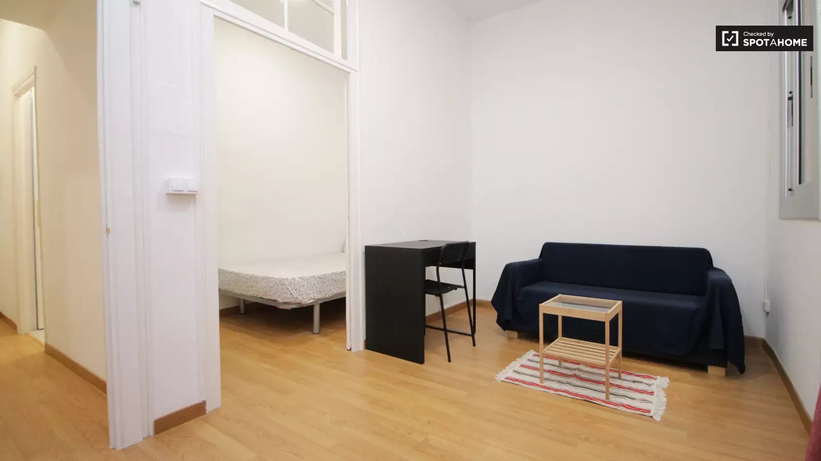 Habitación amueblada en piso compartido de 2 personas en Ciutat Vella · 2