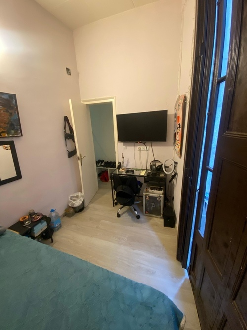 Room in a 2-person shared flat in Ciutat Vella · 3