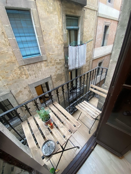 Room in a 2-person shared flat in Ciutat Vella · 4