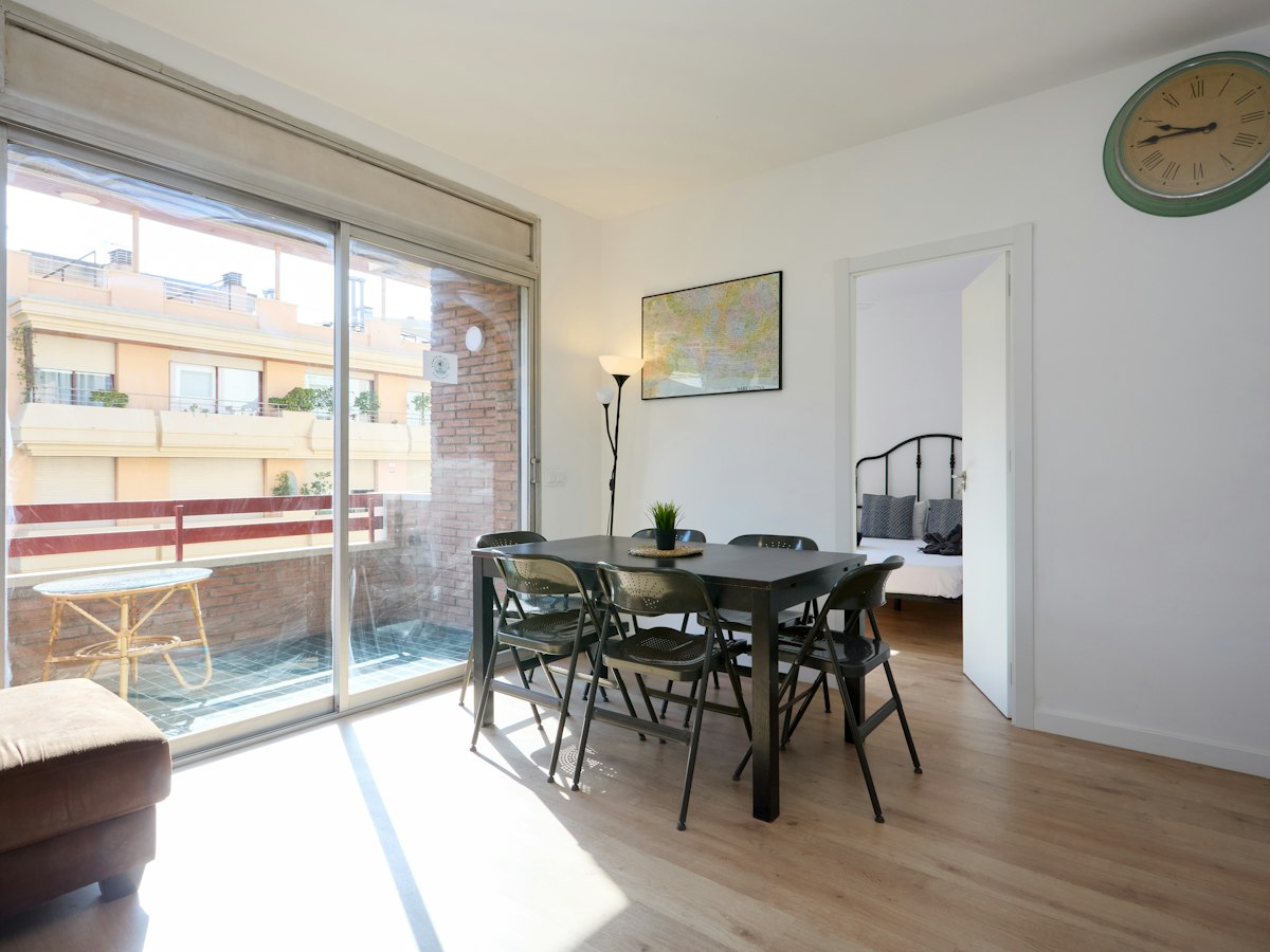 Habitación amueblada en piso compartido de 5 personas en Gràcia · 4
