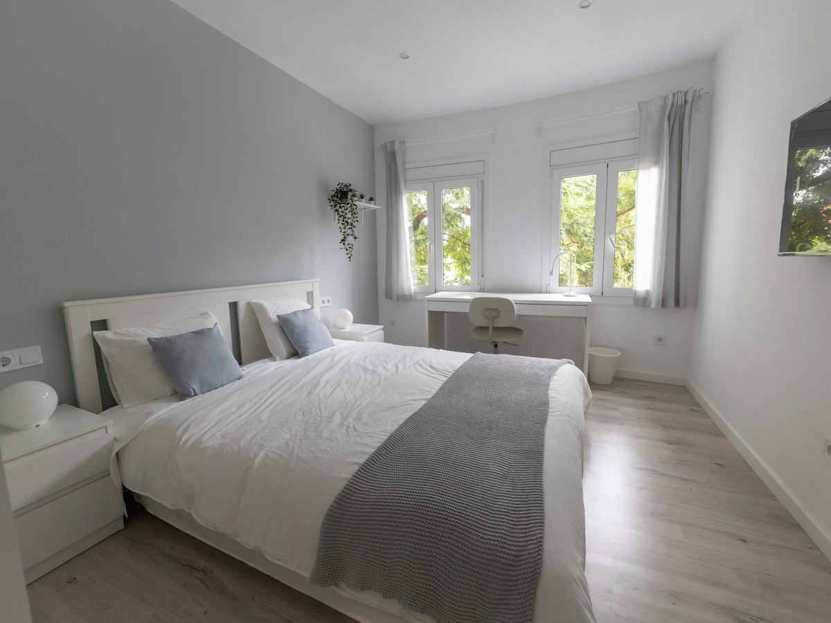 Habitación amueblada en piso compartido de 10 personas en Sants-Montjuïc · 2