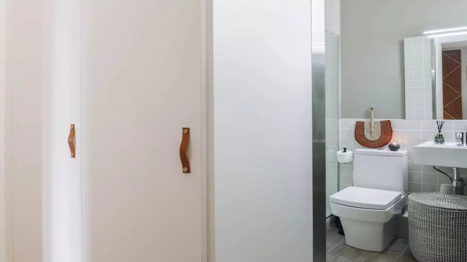 Furnished 3-bedroom flat in Eixample, 90 m² · 4