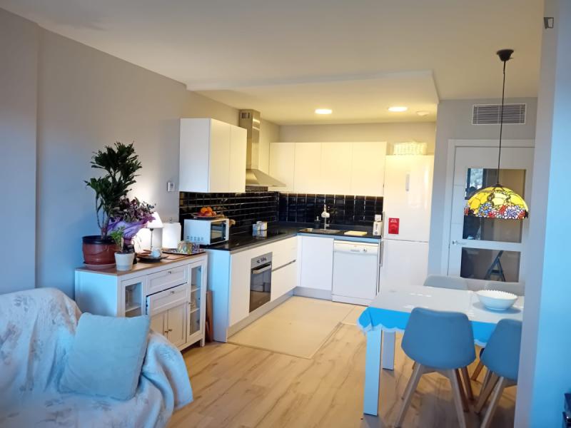 Furnished room in a 3-person shared flat in Barcelona · 2