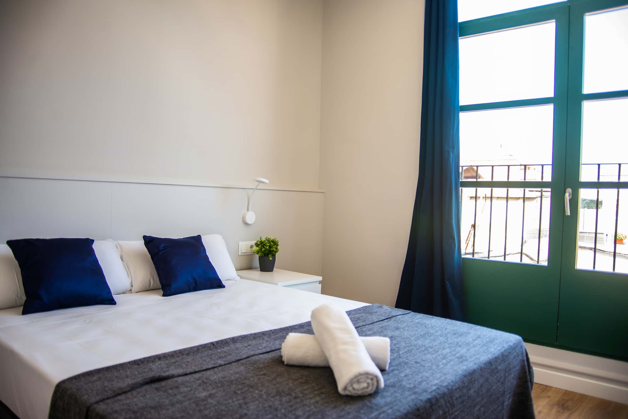 Furnished 2-bedroom flat in Sants-Montjuïc, 65 m² · 2