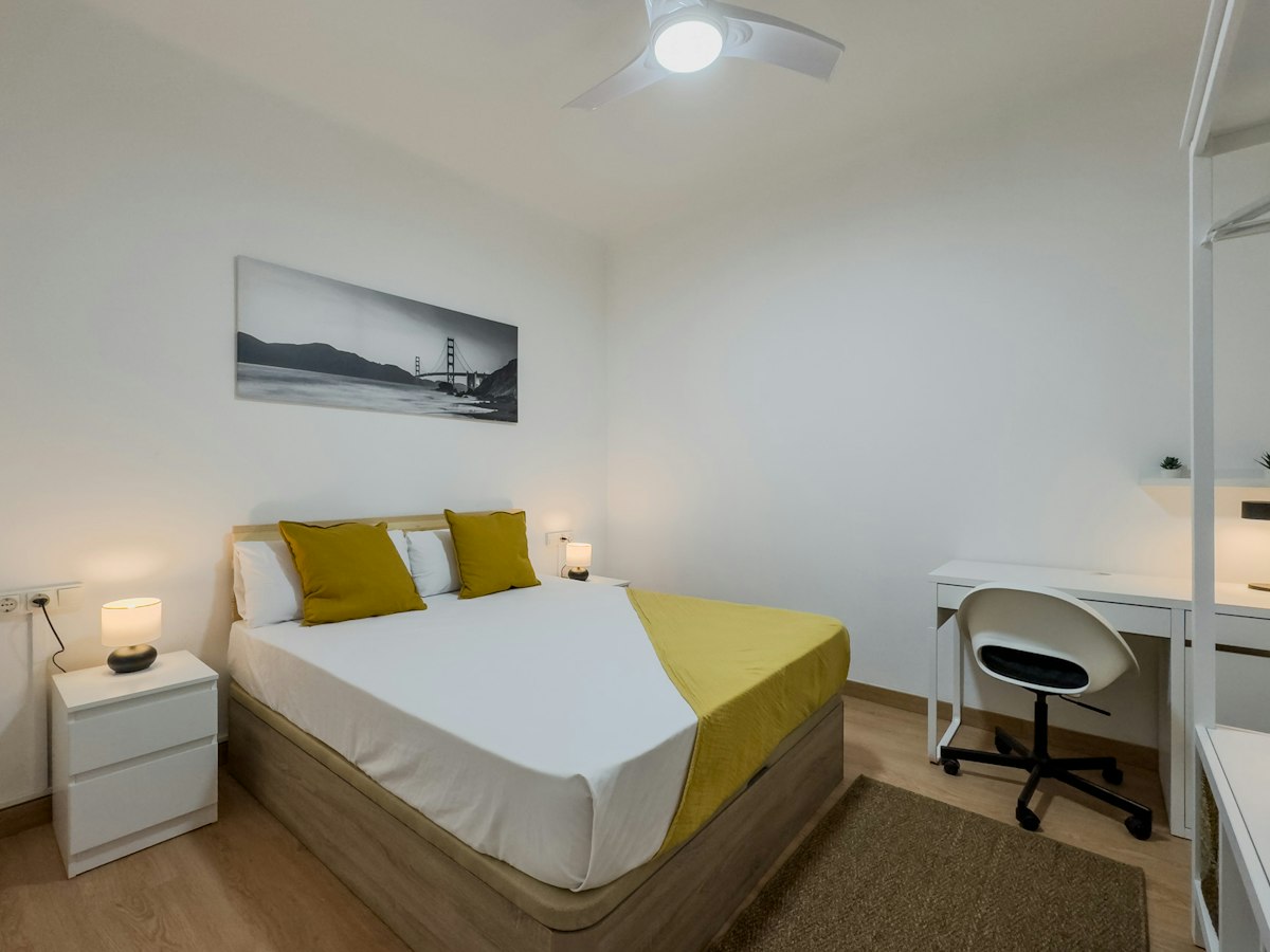 Furnished room in a 3-person shared flat in L'Hospitalet