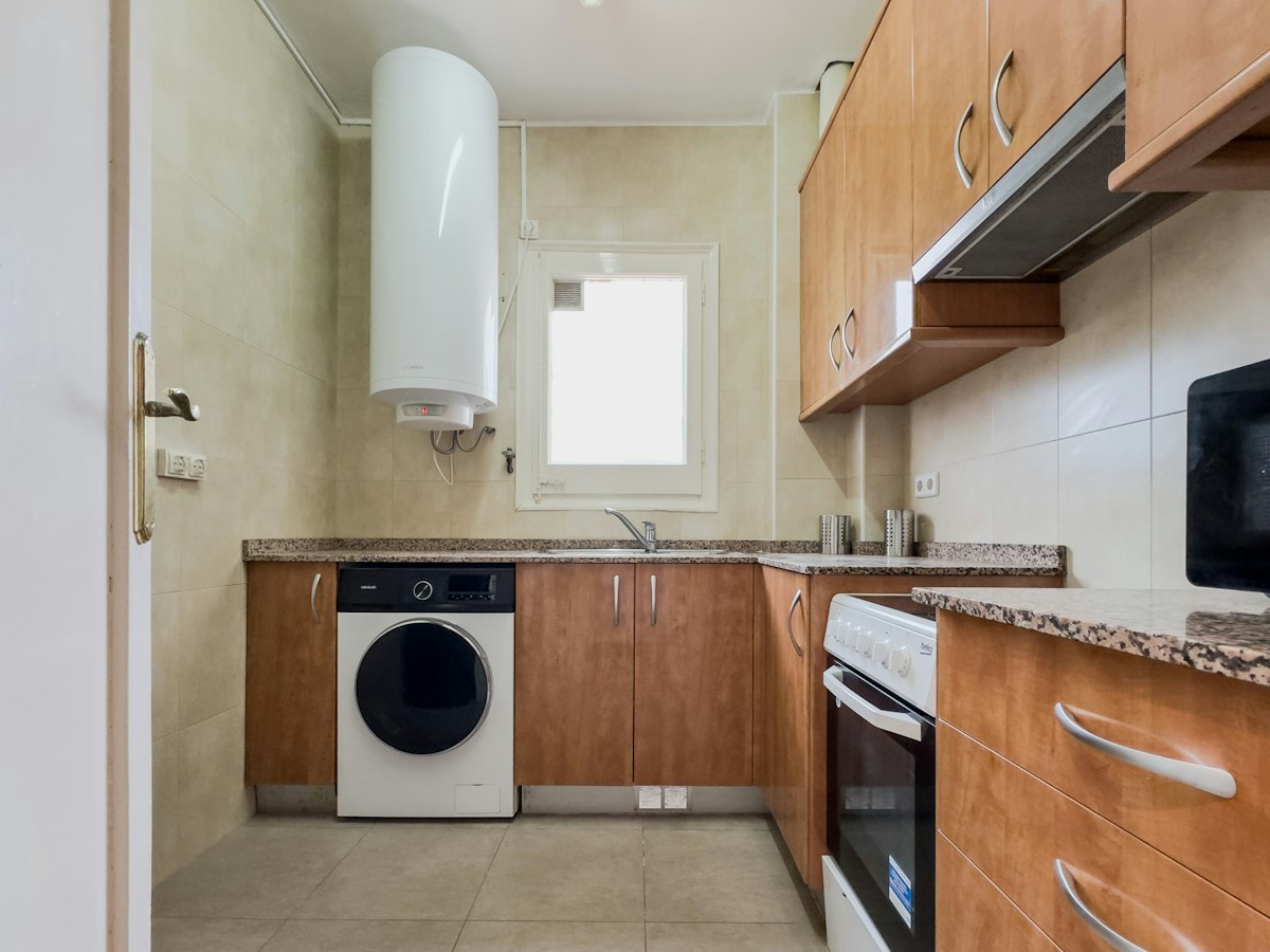 Furnished room in a 3-person shared flat in L'Hospitalet · 3