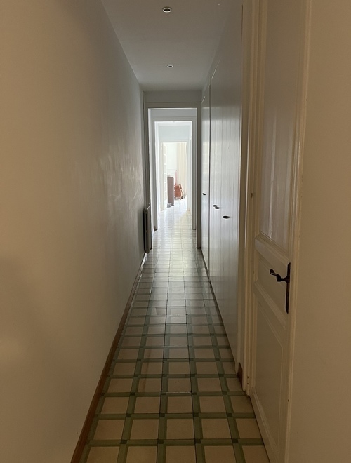 Habitación en piso compartido de 4 personas en Eixample · 2