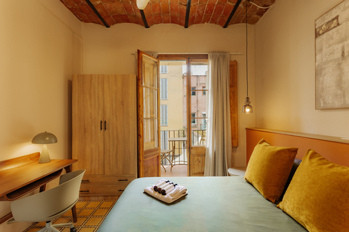 Habitación en piso compartido de 3 personas en Ciutat Vella · 3