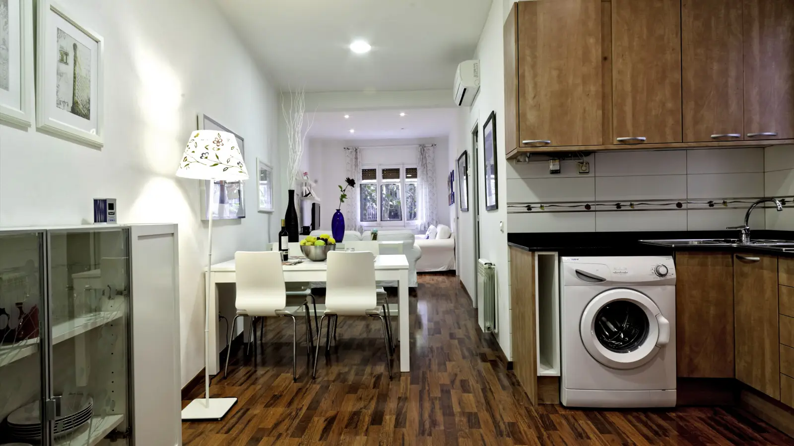 Furnished 2-bedroom flat in Eixample, 70 m² · 3