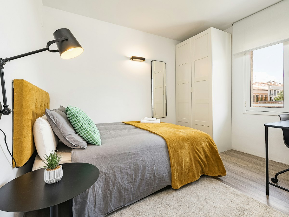 Furnished room in a 5-person shared flat in Sant Cugat
