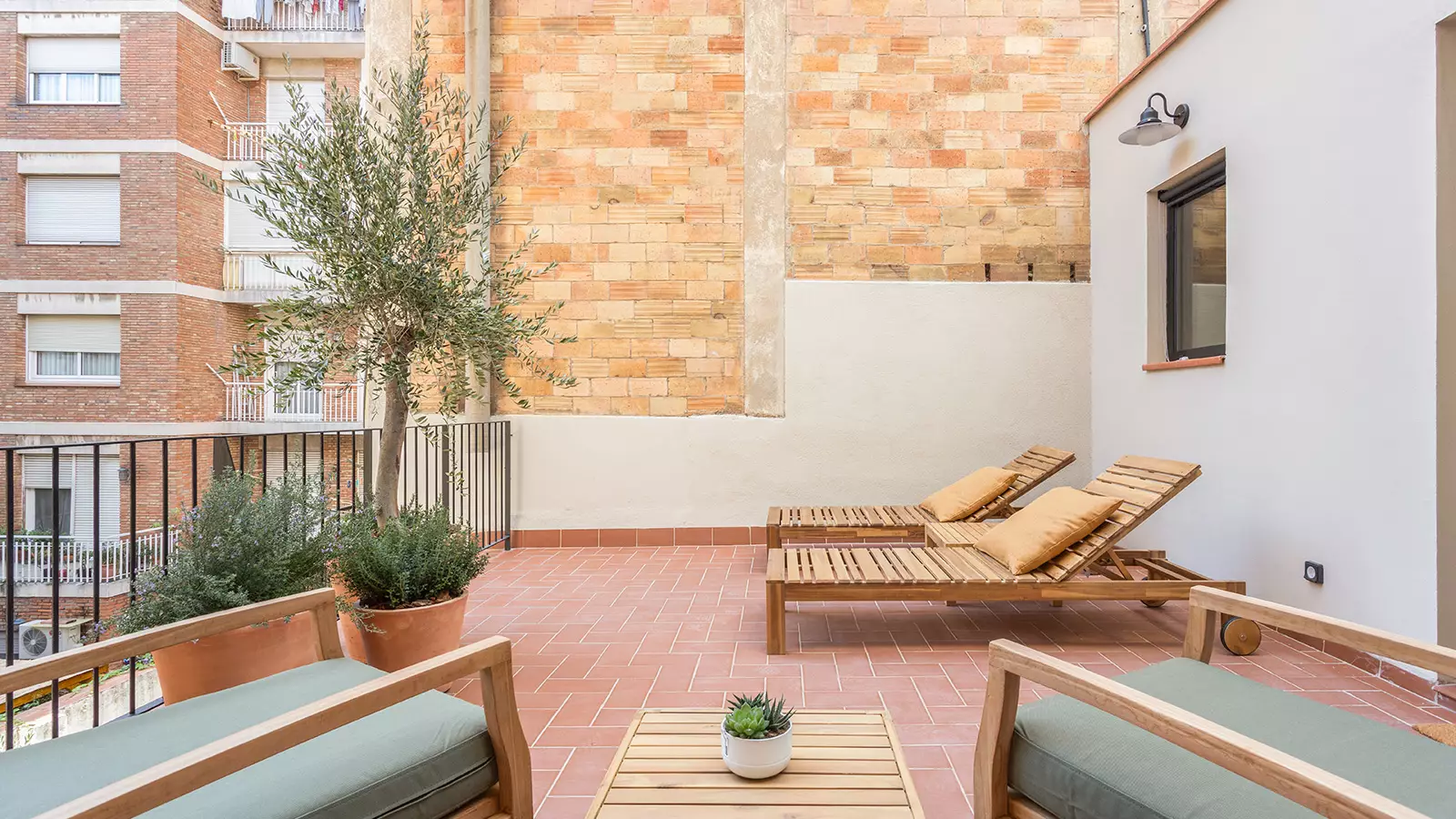 Furnished 1-bedroom flat in Sants-Montjuïc · 2