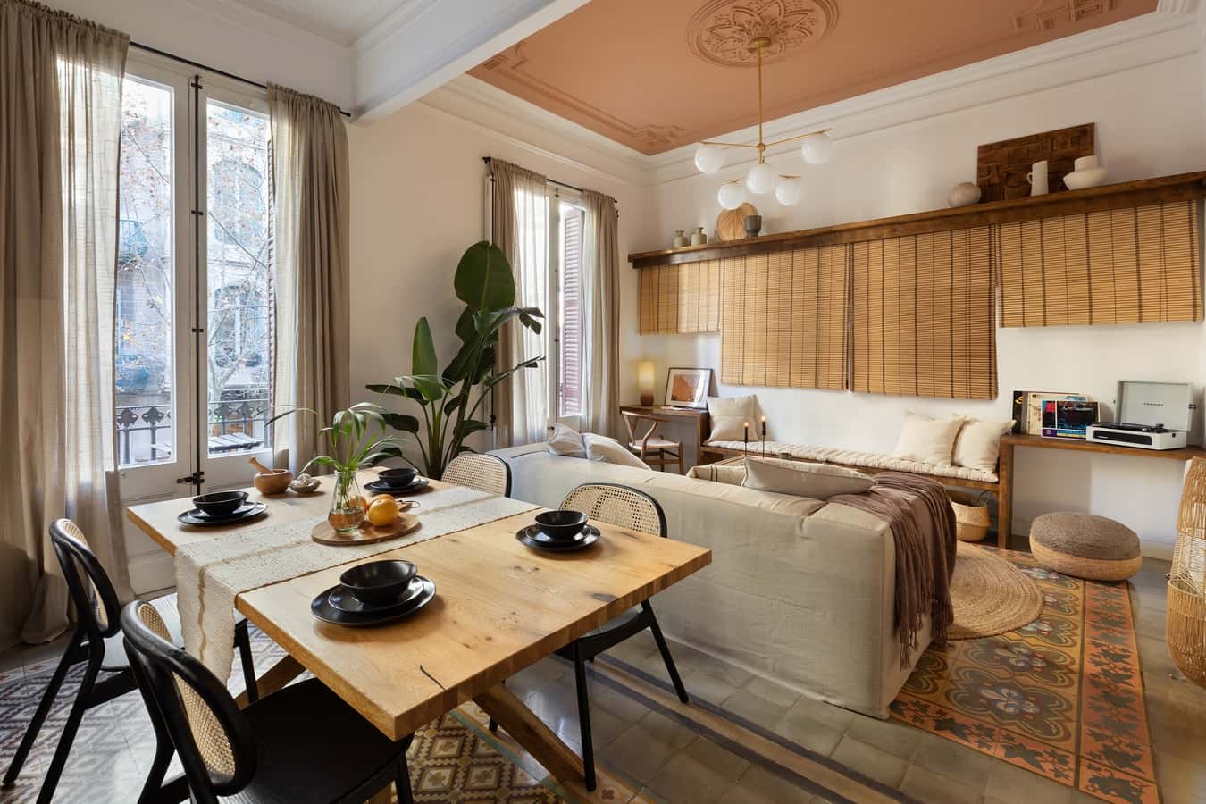 Furnished 2-bedroom flat in Eixample, 72 m² · 2