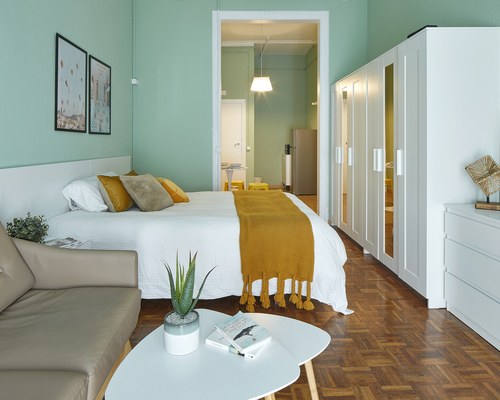 Room in a 6-person shared flat in Eixample · 2