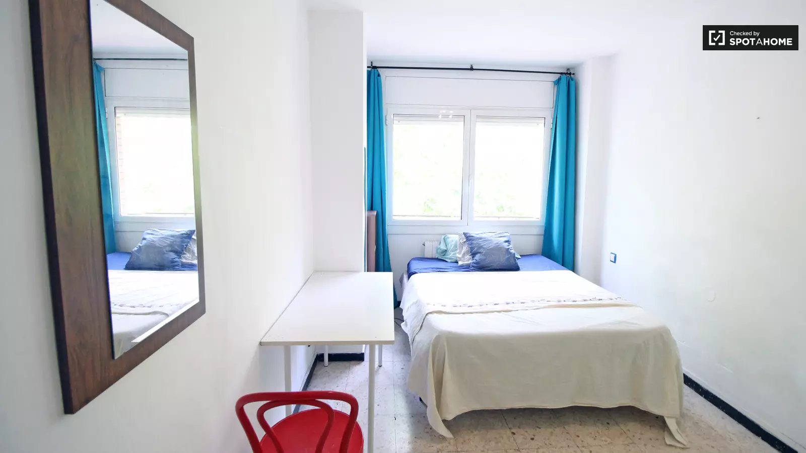 Furnished room in a shared flat in Sants-Montjuïc · 2