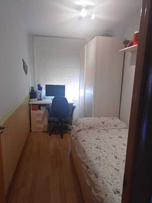 Room in a 2-person shared flat in Sant Martí · 3