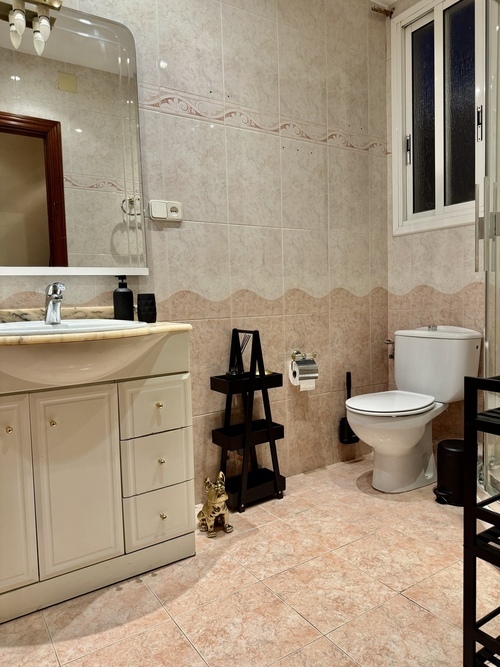 Room in a 5-person shared flat in Eixample · 4