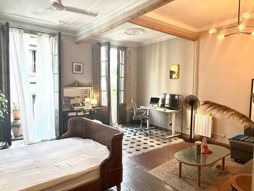 Room in a 3-person shared flat in Ciutat Vella · 2