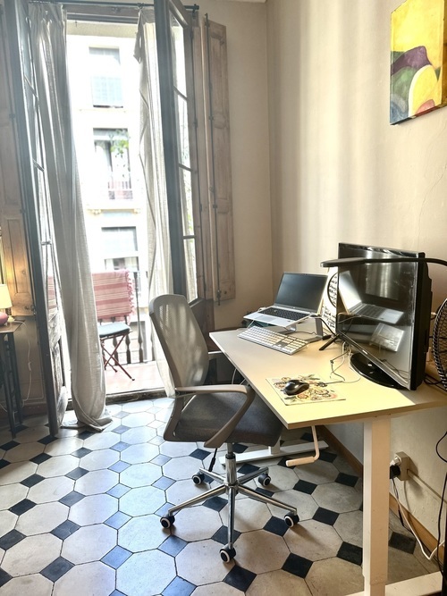 Room in a 3-person shared flat in Ciutat Vella · 4