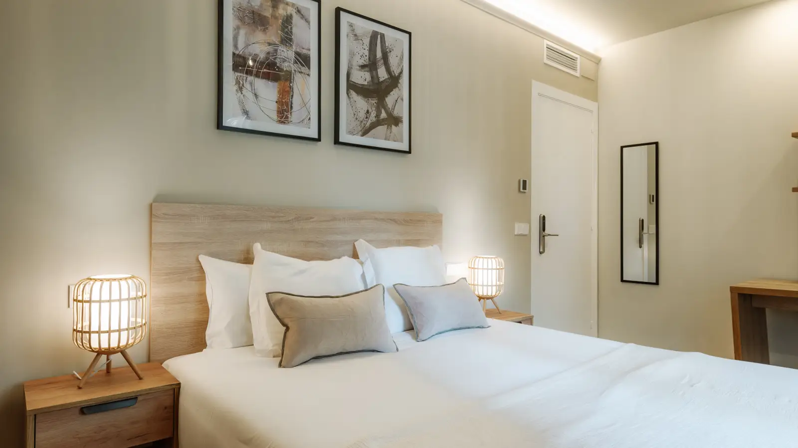 Furnished room in a shared flat in Les Corts · 4